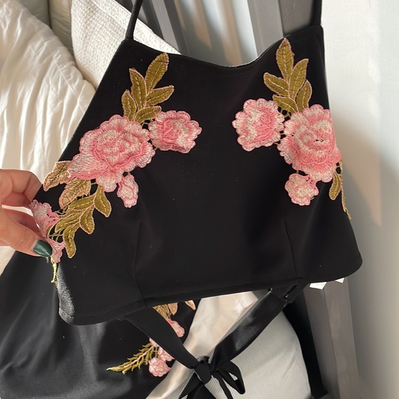 Two piece set - Picture 3 of 3